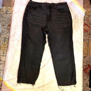 377.  Time and Tru Black Ankle Cropped Jeans Size 16